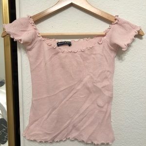 Brandy Melville off the shoulder crop top 💗